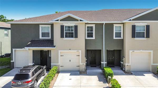 1229 YELLOW FINCH DR, Davenport, FL 33837