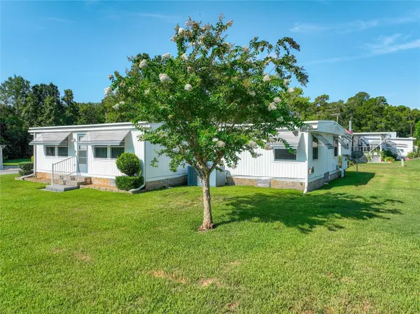 1925 BROOKSIDE DR, Mount Dora, FL 32757