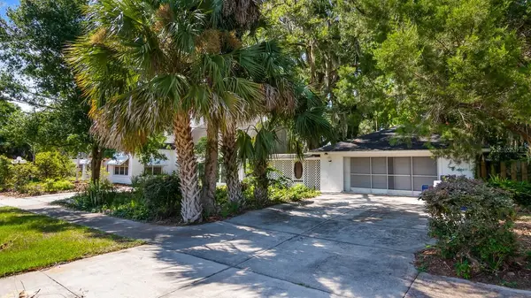 127 E LAUREL AVE, Howey In The Hills, FL 34737