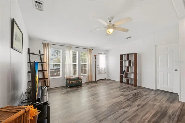 209 ELLSWORTH DR, Kissimmee, FL 34758