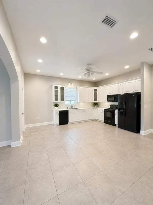 217 E 19TH AVE, Mount Dora, FL 32757