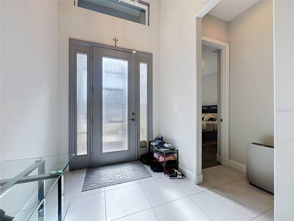 8665 BRIDGEPORT BAY CIR, Mount Dora, FL 32757