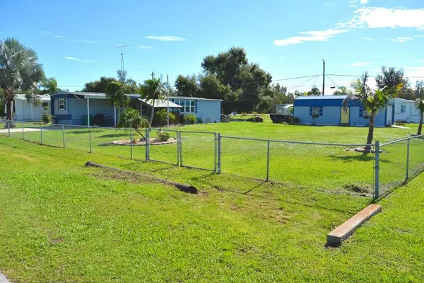 15266 CIRCLE DR, Punta Gorda, FL 33955