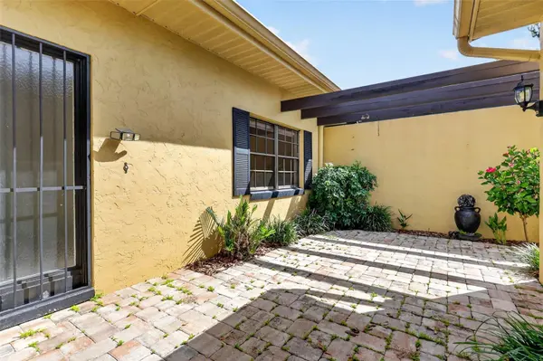 1111 LAKESHORE DR #C3, Eustis, FL 32726