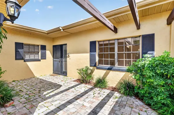1111 LAKESHORE DR #C3, Eustis, FL 32726