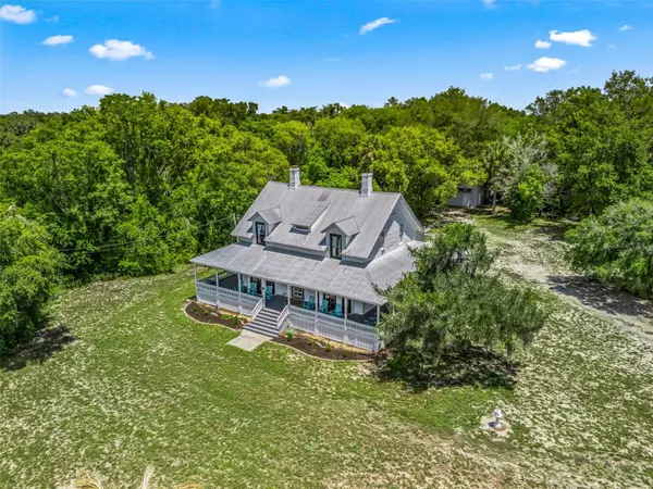 511 E MIRROR LAKE DR, Fruitland Park, FL 34731