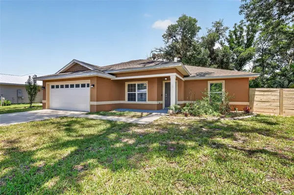 74 N OAK AVE, Umatilla, FL 32784