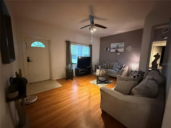 1435 TRIANGLE DR, Mount Dora, FL 32757