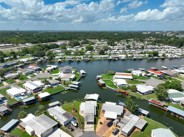 30041 WAUSAUKEE DR, Tavares, FL 32778