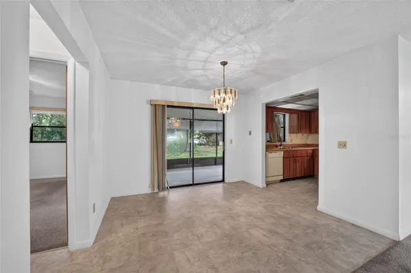 610 FOURTH AVE, Lady Lake, FL 32159