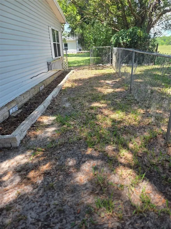 3224 MANATEE RD, Tavares, FL 32778
