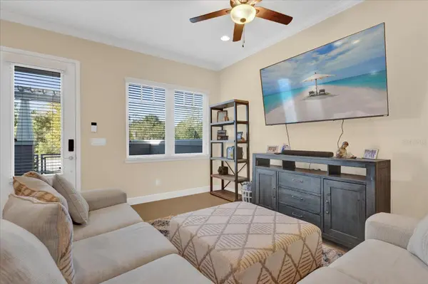 9219 LAUREATE BLVD, Orlando, FL 32827