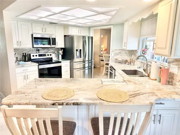 305 W DELAWARE ST, Tavares, FL 32778