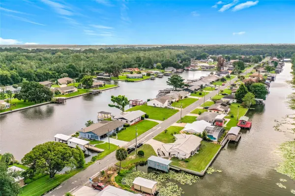 13225 COUNTRY CLUB DR, Tavares, FL 32778