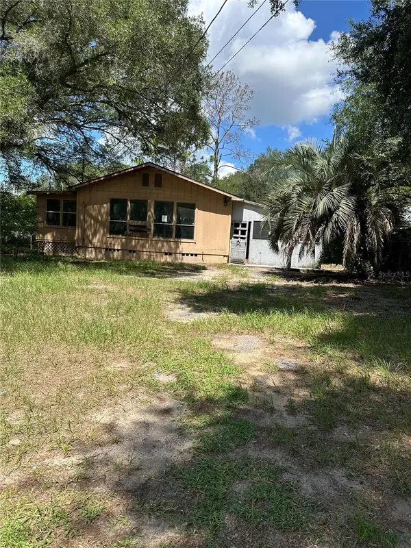1968 SE 161ST TER, Ocklawaha, FL 32179