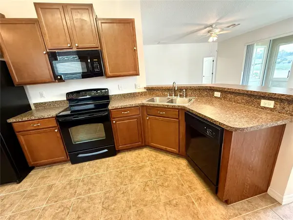 2616 WALDEN WOODS DR, Plant City, FL 33566