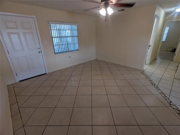 824 N SAINT CLAIR ABRAMS AVE, Tavares, FL 32778