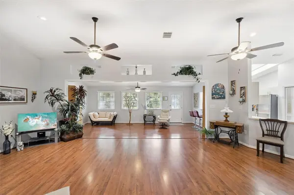 480 LAKE FOREST CIR, Mount Dora, FL 32757