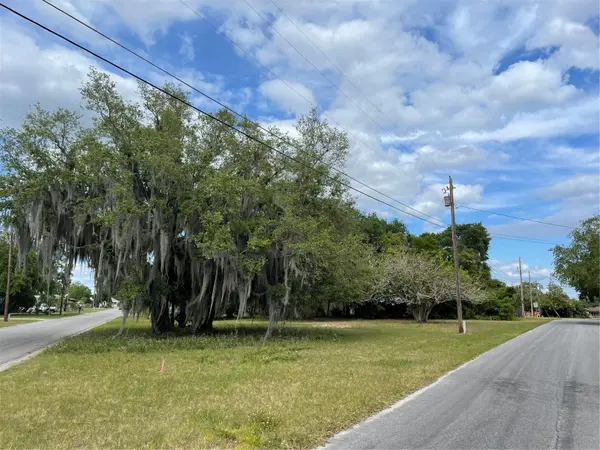 CLARA AVE, Tavares, FL 32778
