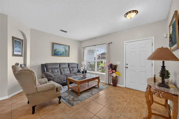 925 GILLINGHAM CT, Kissimmee, FL 34758