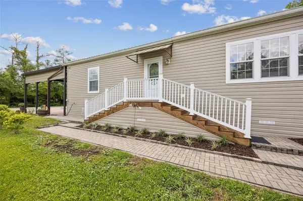 329 PARADISE CIR, Satsuma, FL 32189