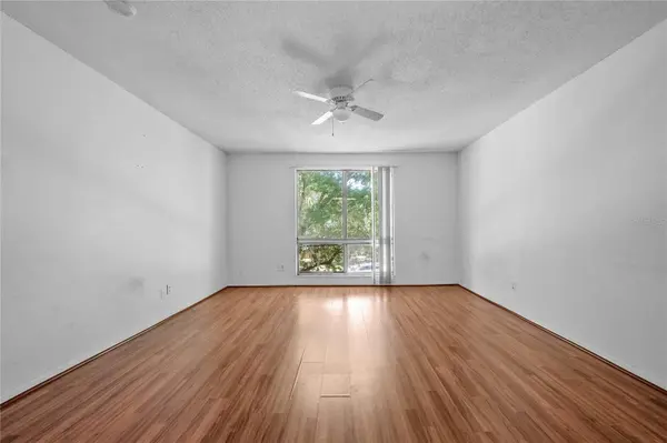 1700 SW 16TH CT #J24, Gainesville, FL 32608