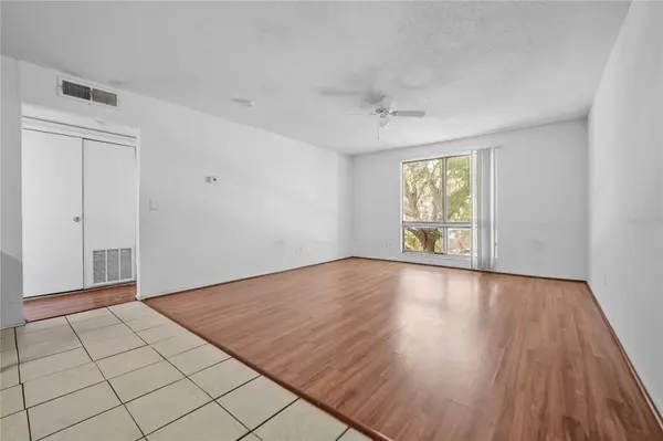 1700 SW 16TH CT #J24, Gainesville, FL 32608