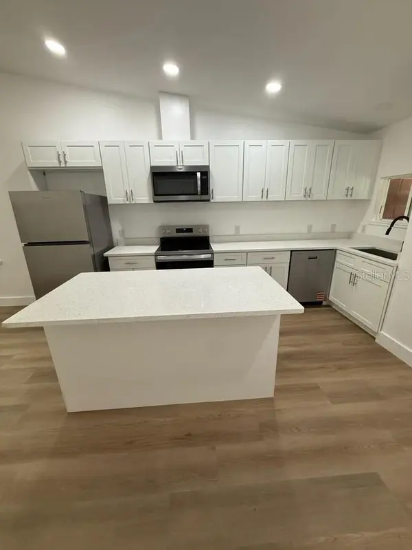 7020 SW 45TH AVE, Gainesville, FL 32608