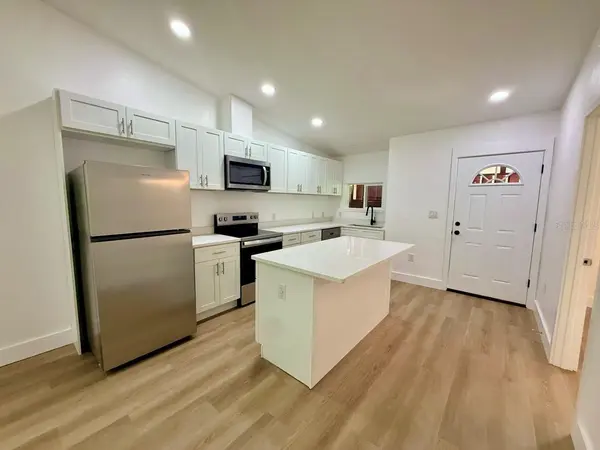 7020 SW 45TH AVE, Gainesville, FL 32608