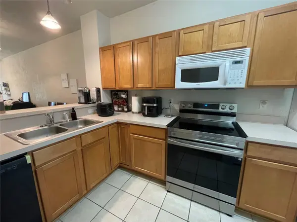 905 NW 21ST AVE #905, Gainesville, FL 32609