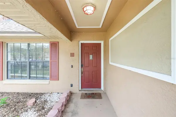 207 HOWARD CT, Mascotte, FL 34753
