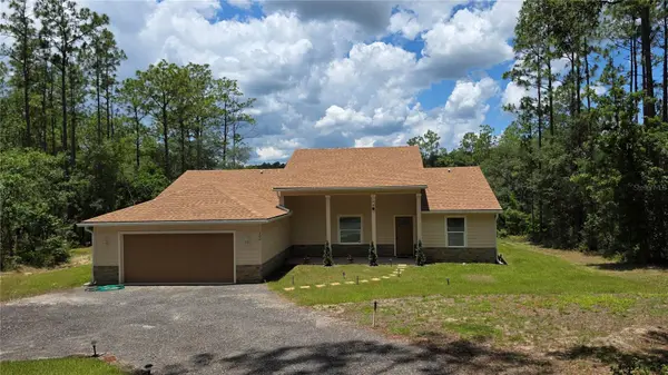 200 HOUR GLASS CIR, Hawthorne, FL 32640