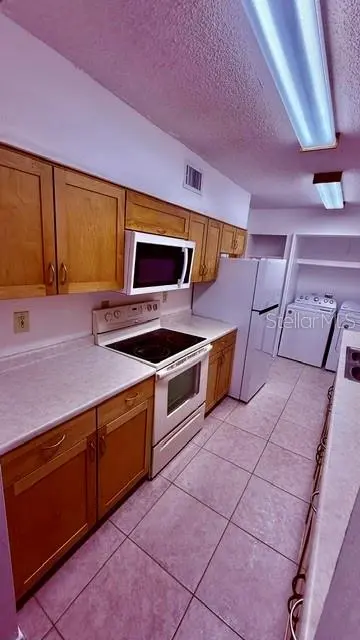6519 W NEWBERRY RD #912, Gainesville, FL 32605