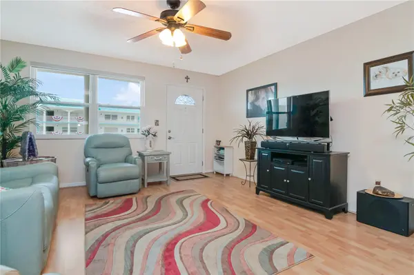 5935 30TH AVE S #206, Gulfport, FL 33707