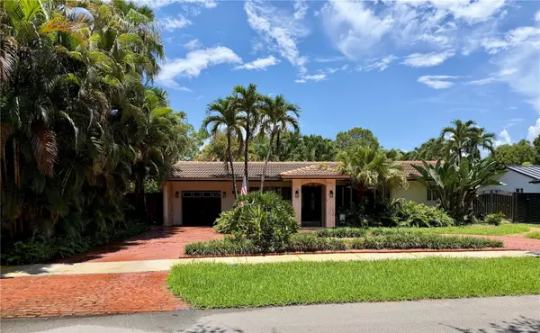 14821 PALMETTO PALM AVE, Miami Lakes, FL 33014