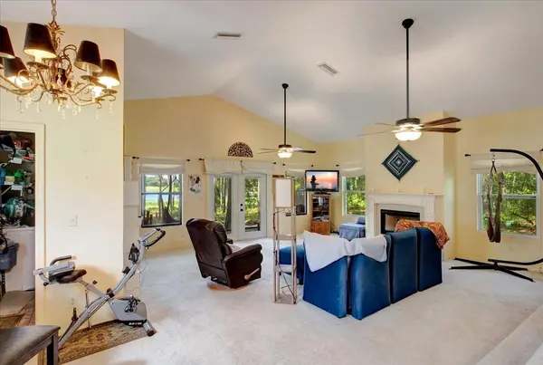 235 ASHLEY LAKE DR, Melrose, FL 32666