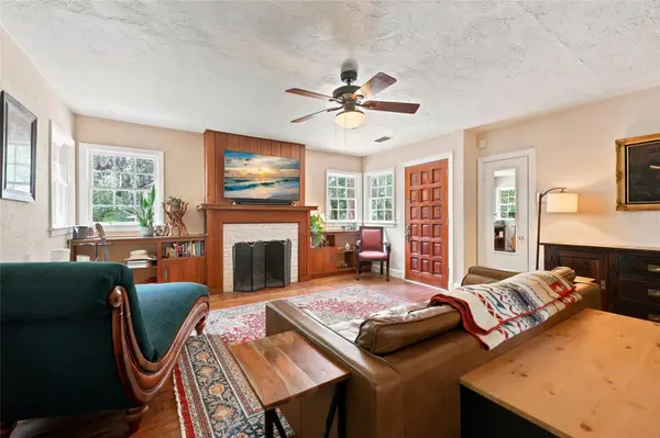 616 NW 8TH PL, Gainesville, FL 32601