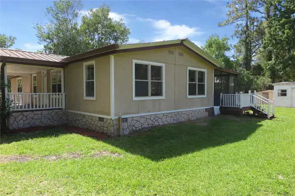 108 PINESHORE DR, Satsuma, FL 32189