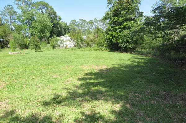 108 PINESHORE DR, Satsuma, FL 32189