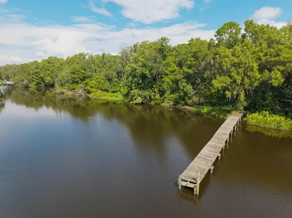 102 CEDAR CREEK RD, Palatka, FL 32177