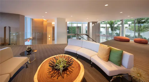 16385 BISCAYNE BLVD #305, North Miami Beach, FL 33160