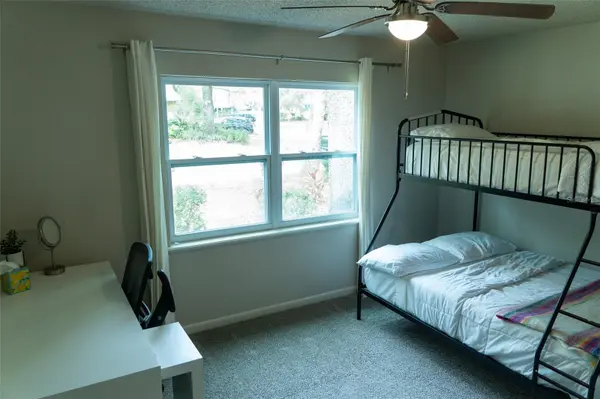 8221 SW 13TH RD, Gainesville, FL 32607