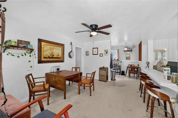 2102 NE 8TH ST, Gainesville, FL 32609