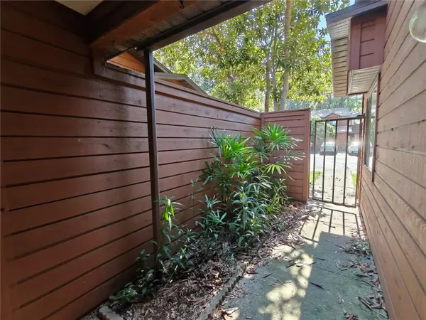 830 SW 56TH TER, Gainesville, FL 32607