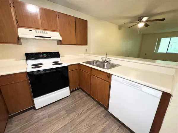 83 SE 16TH AVE #E303, Gainesville, FL 32601