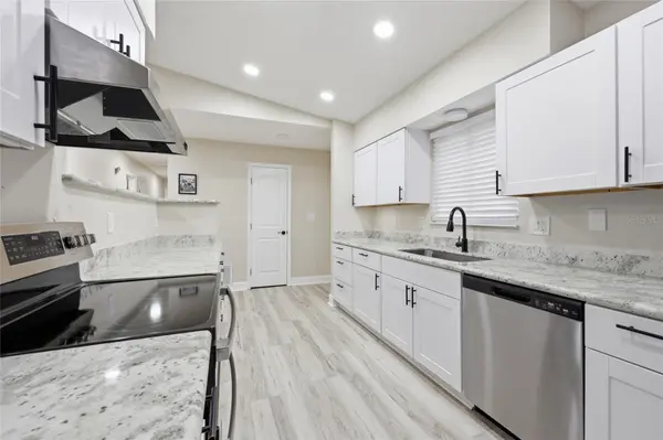 1656 NW 31ST PL, Gainesville, FL 32605