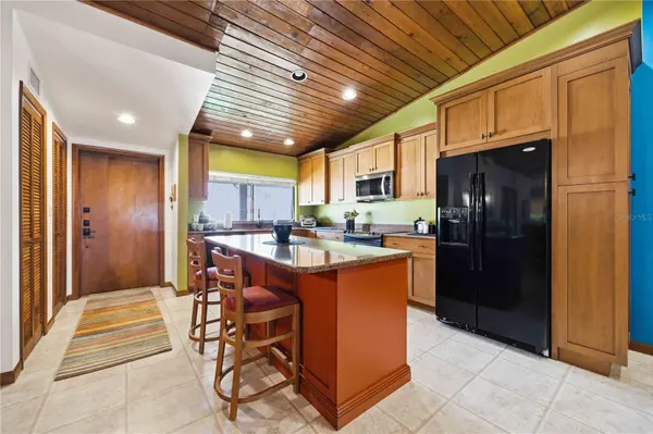 6204 COUNTRY CLUB DR #F24, Lake Wales, FL 33898