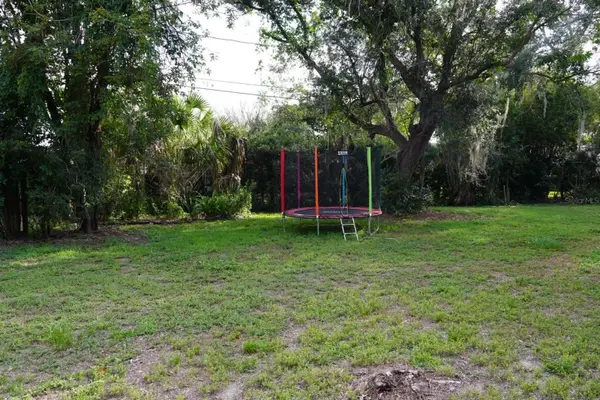 1022 LAMPLIGHTER LN, Lakeland, FL 33813