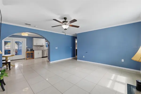 421 WATERVIEW DR, Polk City, FL 33868