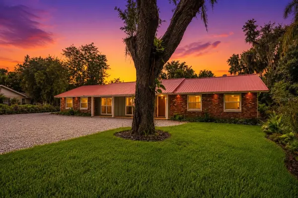 2072 LAKE ARIANA BLVD, Auburndale, FL 33823